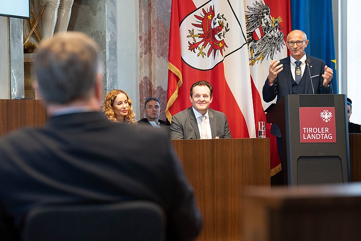 © Tiroler Landtag/Oswald LH Anton Mattle hielt die Laudatio auf seinen Amtsvorgänger.