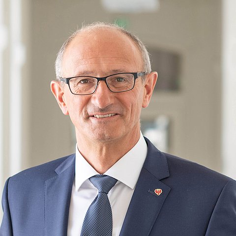 Portrait von Landeshauptmann Anton Mattle