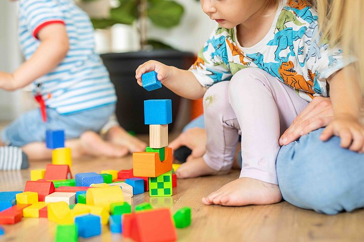 © Frauen* im Brennpunkt • Betriebstageseltern betreuen Kinder liebevoll und professionell und entlasten die Eltern