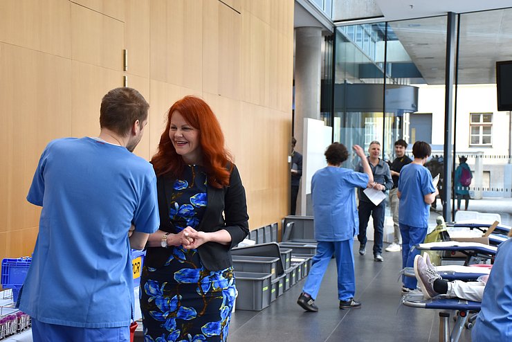 LRin Hagele besuchte die Gesundheitsstraße im Landhaus.