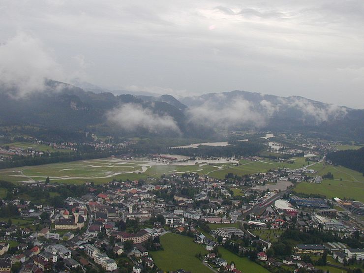 Luftaufnahme vom Ortsteil Lüß während einer Überflutung