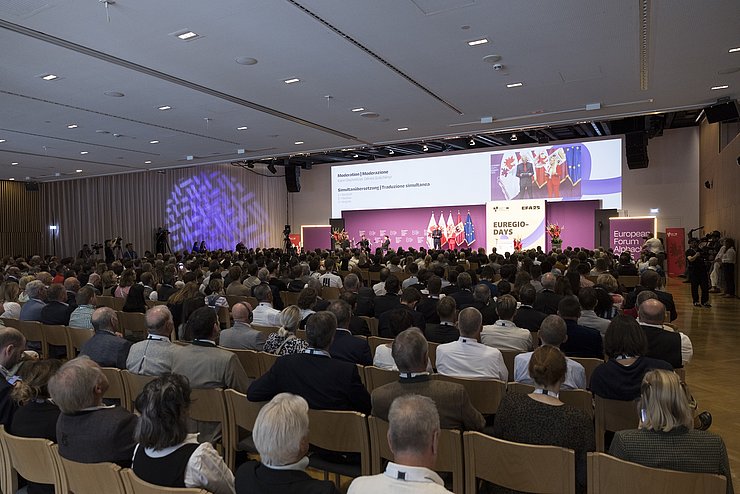 Saal im Congress Centrum mit vielen Besuchern