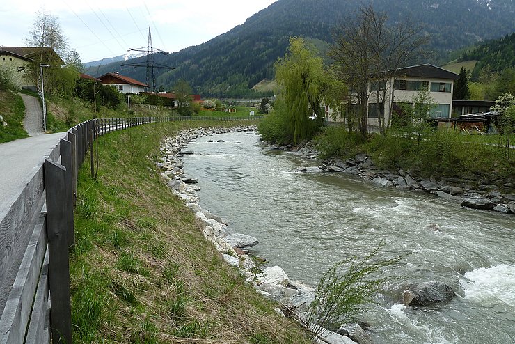 Bereich bachabwärts Brücke nach Mühlen