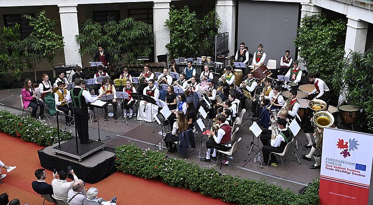 Volles Haus beim Auftritt des jugendlichen Blasmusikorchesters in Riva del Garda.
