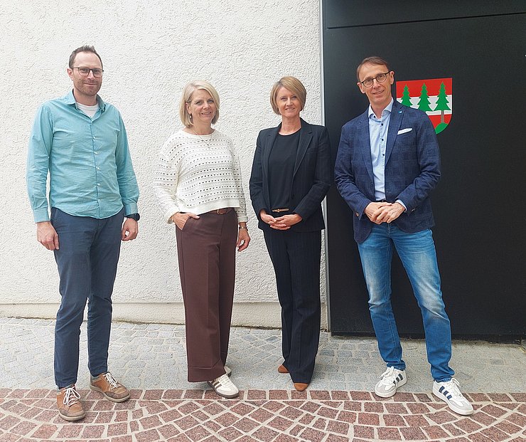 © Land Tirol Gruppenfoto mit Gemeinderevisor Christoph Fringer, die neue 2. Vizebürgermeisterin von Reutte Daniela Rief, BH Katharina Rumpf und Reuttener Bürgermeister Günter Salchner.