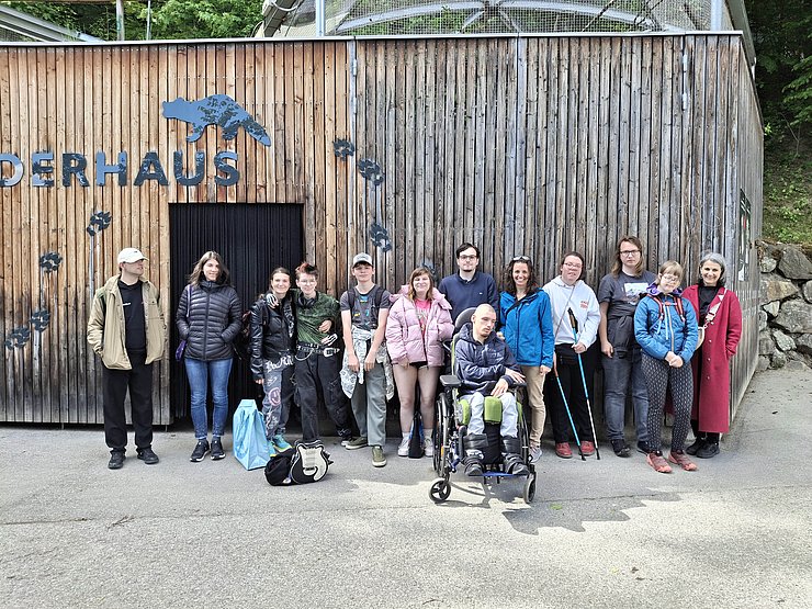 © Land Tirol/Innerkofler Gruppenfoto - Jugendliche nebeneinander