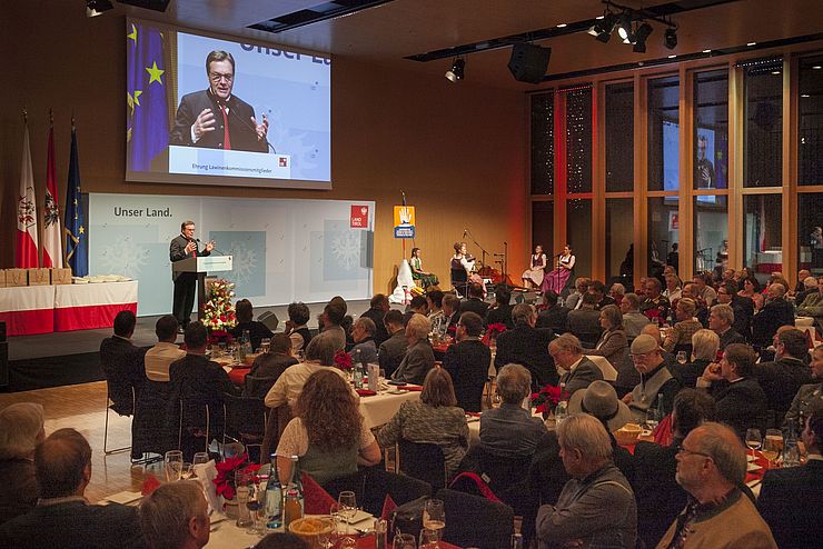 Insgesamt 268 Lawinenkommissionsmitglieder aus 71 Gemeinden wurden im festlichen Rahmen im Messesaal in Innsbruck ausgezeichnet.