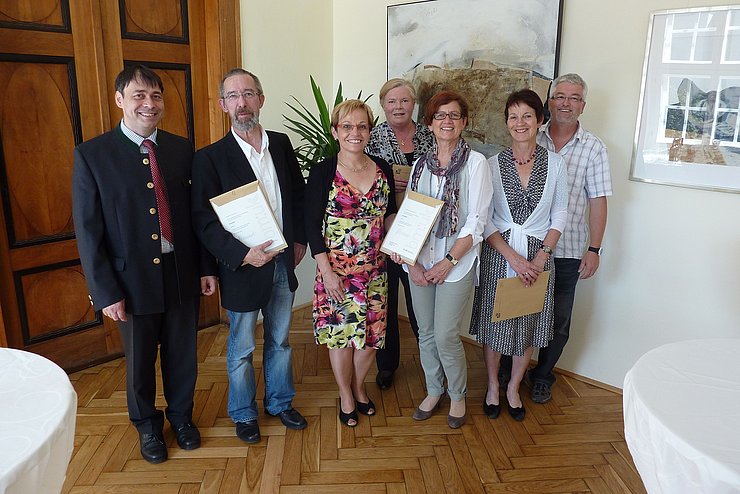 Unser Bild zeigt die geehrten Pädagogen bei der Verleihung des Berufstitels "Schulrätin bzw. Schulrat"