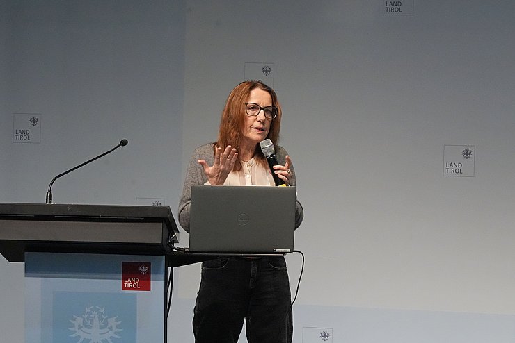 © Land Tirol/Reiter Am Redepult