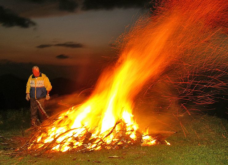Ein Bild eines Brauchtumsfeuers