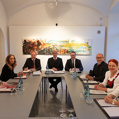 � Land Tirol/Sedlak Bauen in Tirol – einfach, sicher und effizient
