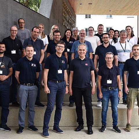 Gruppenfoto der Bezirkseinsatzleitung am MAximilianplatz bei der BH Schwaz