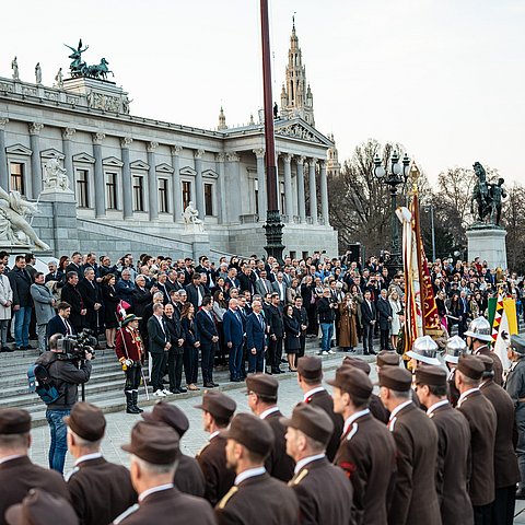 Empfang vor dem Parlament