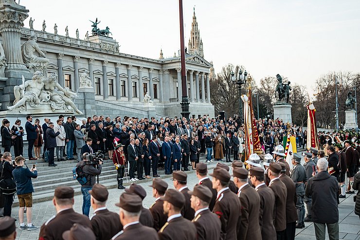 Empfang vor dem Parlament