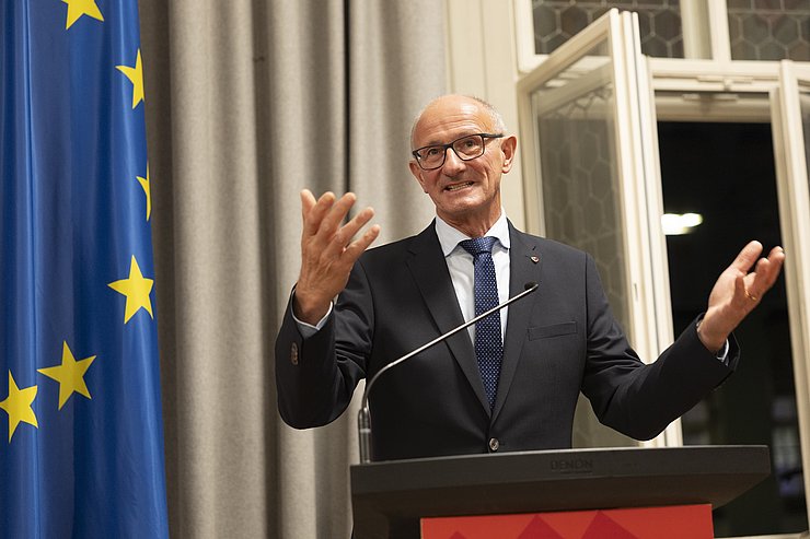 © Land Tirol/Sedlak Landeshauptmann Mattle bei der Ansprache