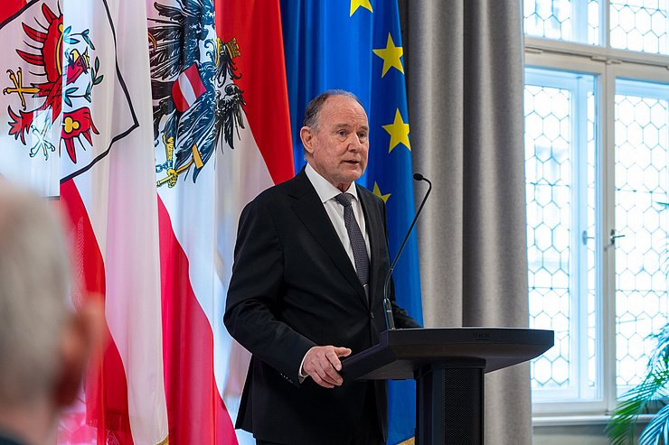 Universitätsprofessor Franz Pegger steht dem Consularischen Corps Tirol und Vorarlberg (CCTV) als Präsident vor. 