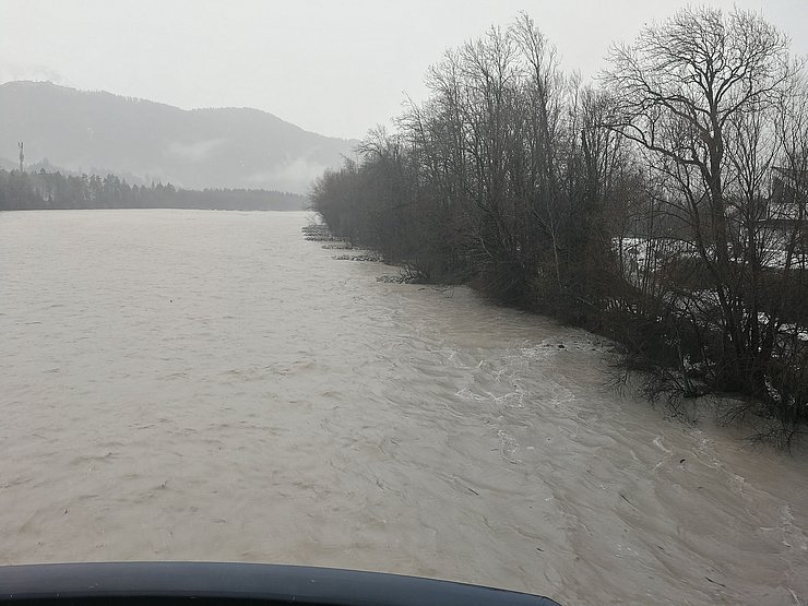 2 Wochen später (03.02.2020), die Arbeiten waren noch gar nicht richtig abgeschlossen, kam schon das erste Hochwasser (HW1). 