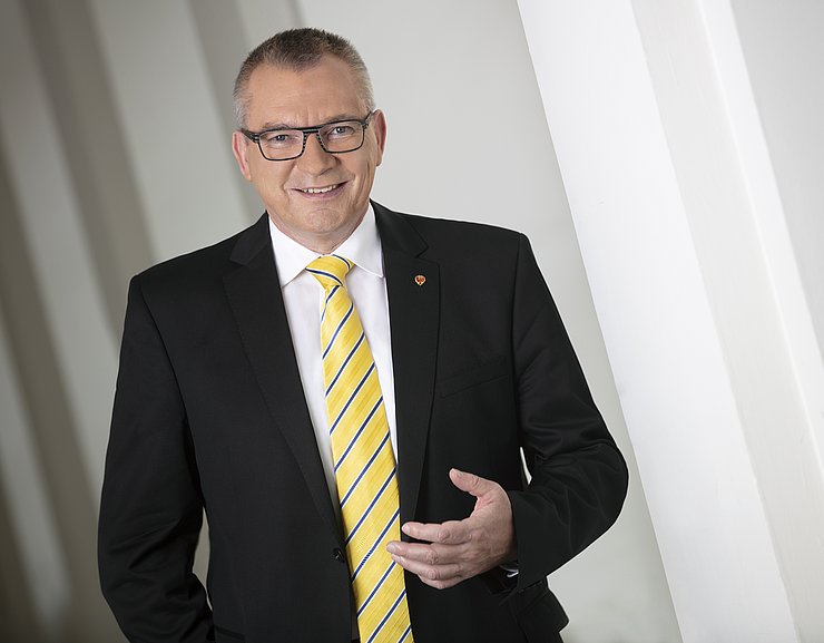 Landesrat Johannes Tratter sagt: "Die Gemeinden gelten gerade in diesen Zeiten als wesentlicher Konjunkturmotor und haben großen Anteil an der hohen Lebensqualität in unserem Land."