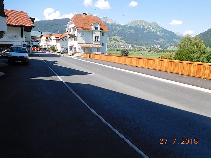 Bauabschnitt 1: Fertige Asphalttragschichten Bereich Stützmauer EEG Arial 