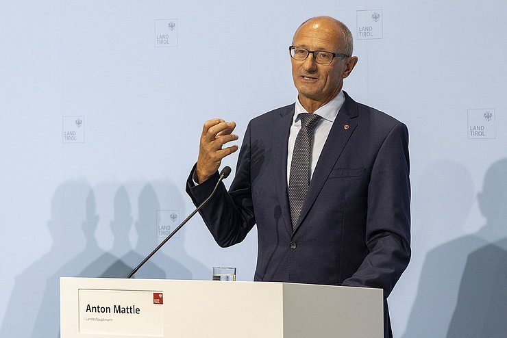 Landeshauptmann Anton Mattle bei Rede
