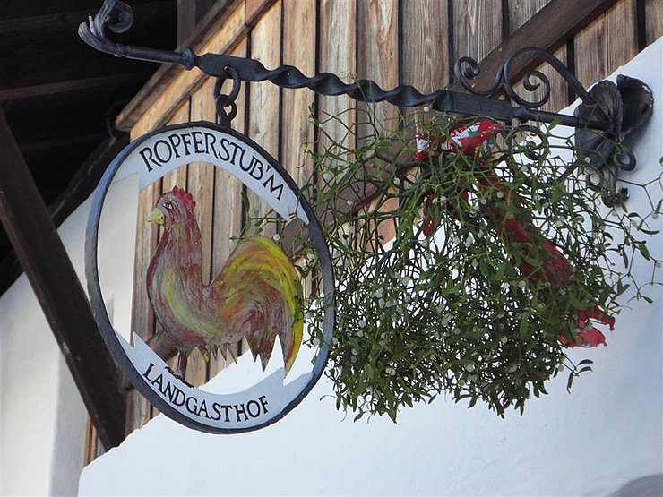 Schild am "Bergbauernmuseum Ropferstub'm"
