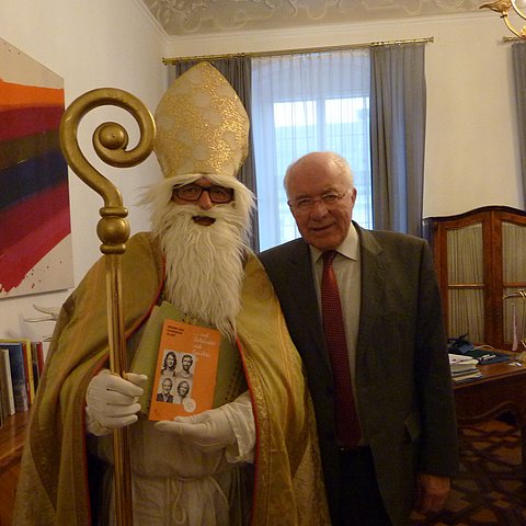 Der Heilige Nikolaus zu Gast bei LTP van Staa