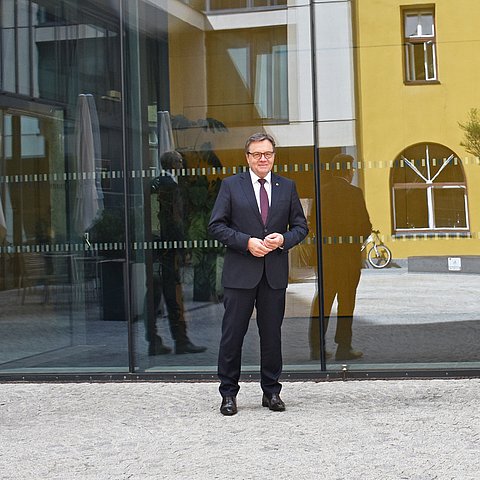 von links Anton Mattle, Günther Platter und Beate Palfrader