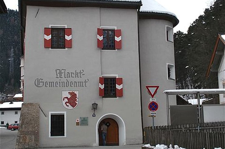 Außenansicht des "Museum Thurnfels" in "Voels"