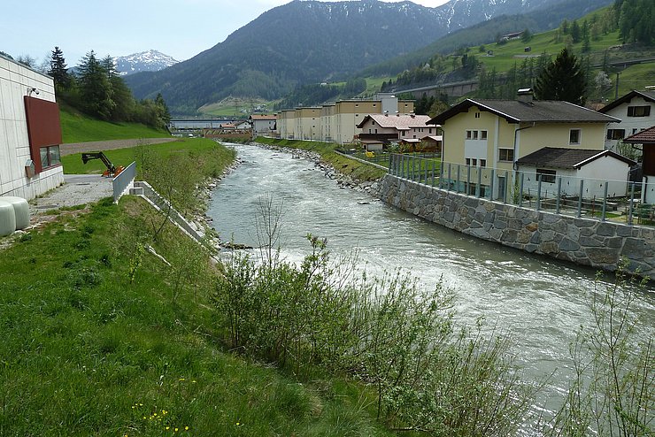 Bereich bachaufwärts ÖBB Brücke