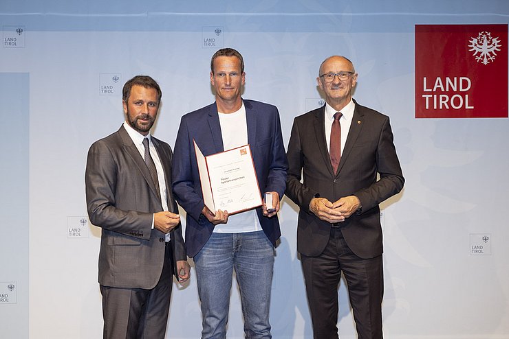 © Land Tirol / Mario Webhofer v.l.n.r. 1. LHStv. Georg Dornauer, Johannes Kuprian, LH Anton Mattle