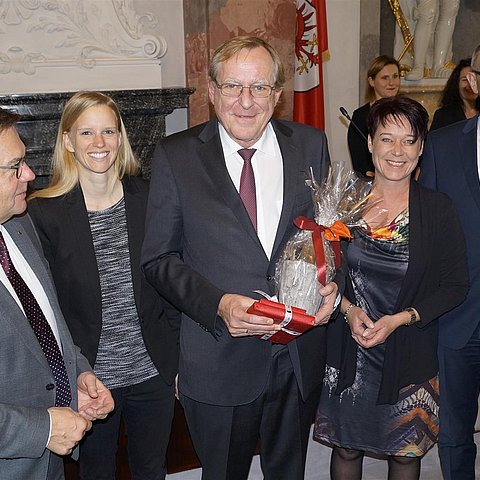 v.l. Landeshauptmann Günther Platter, VPin Stephanie Jicha, Landesamtsdirektor Josef Liener, Landtagspräsidentin Sonja Ledl-Rossmann und VP Anton Mattle