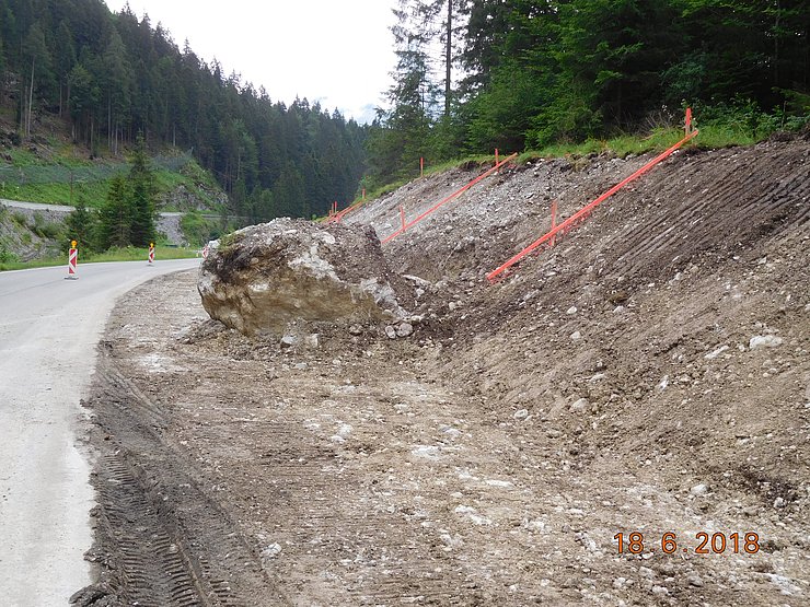 Erdbau bergseitige Geländeprofilierung