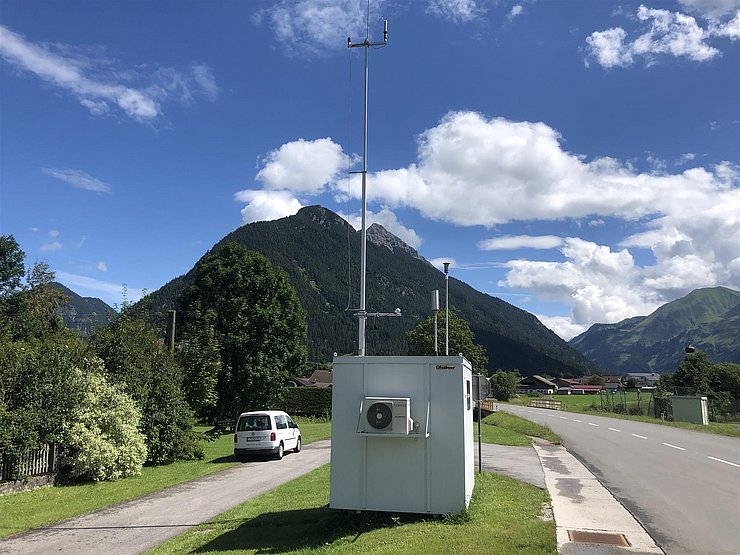 Messstelle Heiterwang / Ort - L355 Blickrichtung Osten