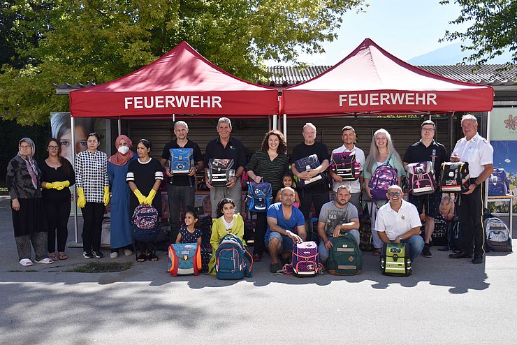 Gruppenfoto aller Beteiligten
