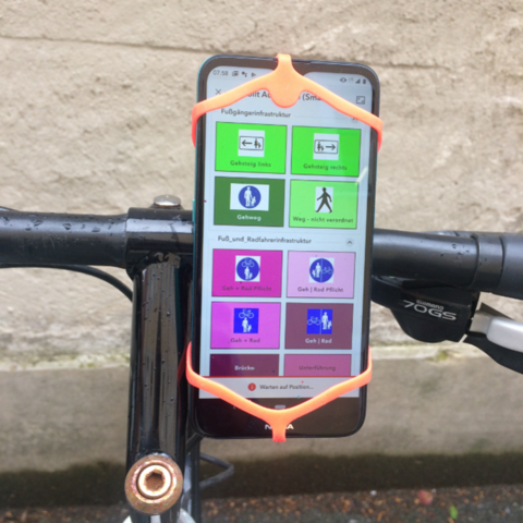 Handy auf Fahrradlenker