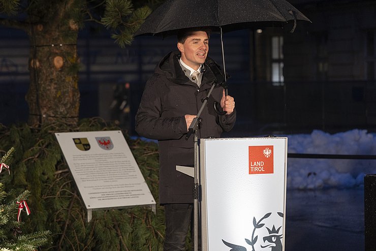 Bürgermeister Schwendinger bei seiner Rede