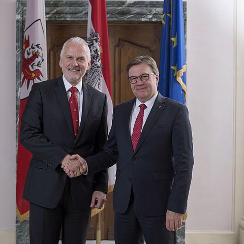 LH Günther Platter begrüßte Bundesminister für Justiz Josef Moser heute in seinen Amtsräumlichkeiten.