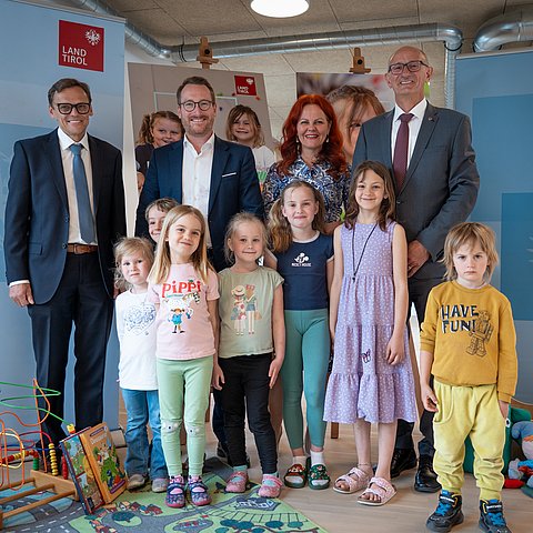 Recht auf Kinderbildung und Kinderbetreuung macht große Fortschritte: Tirol übertrifft erstmals Barcelona-Ziele 