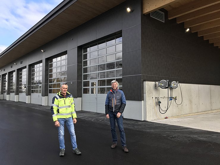 V.li.: Straßenmeister Robert Barbist und BBA-Leiter Wolfgang Haas wollen die offizielle Einweihung, sobald es möglich ist, nachholen. 