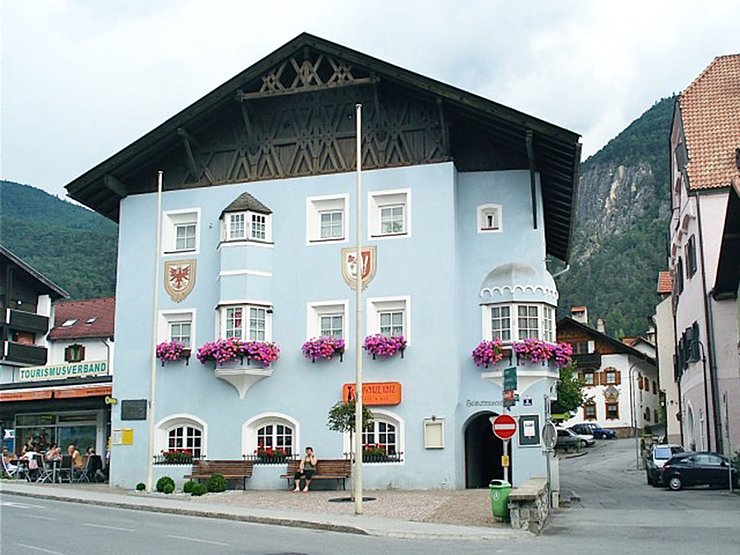 Außenansicht des "Heimat- und Krippenmuseums" in Zirl