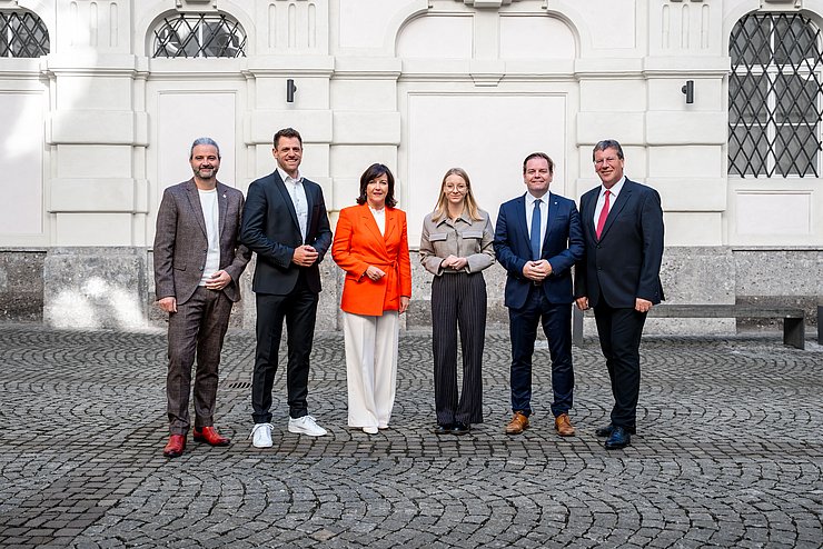 © Tiroler Landtag/Christanell Die Klubobleute und Abgeordneten heißen Interessierte in ihren Klubräumlichkeiten willkommen.