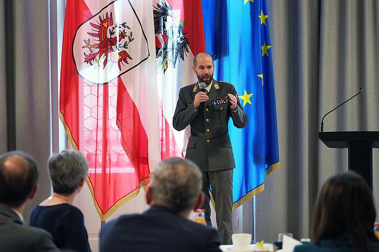 Hikes-Wurm sprechend