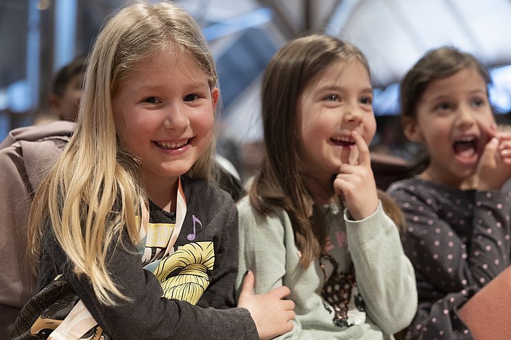 Rund 200 Schulkinder aus den Volksschulen Volders I und II feierten beim großen Schulfest.