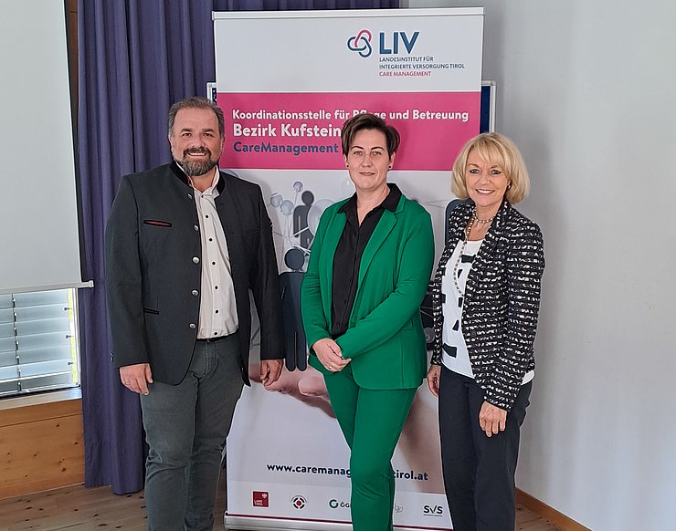 V. l.: Christian Hochfilzer (Leiter des Wohn- und Pflegeheims Kirchbichl), Nina Czastka (CareManagerin im Bezirk Kufstein) und Gabi Schiessling (Landeskoordinatorin CareManagement Tirol).