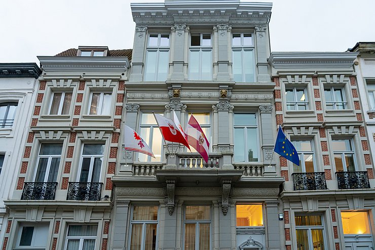 Aufnahme Büro von außen