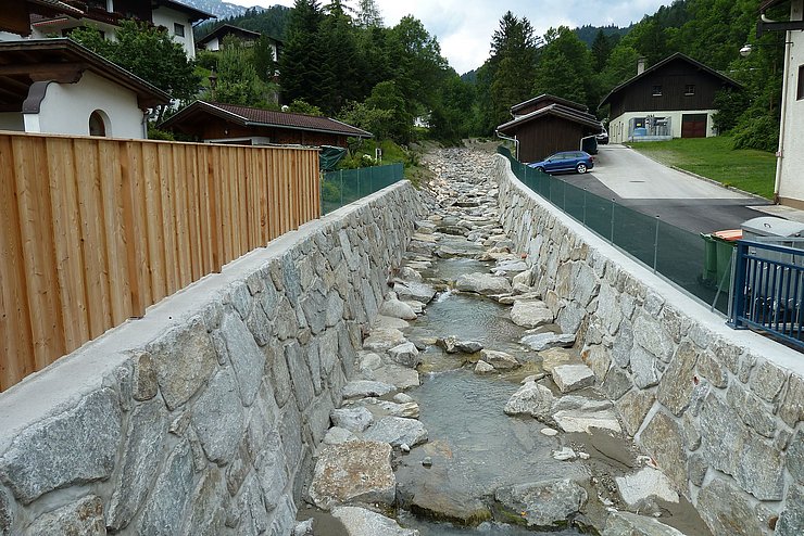 bachaufwärts Brücke Ledergasse nachher
