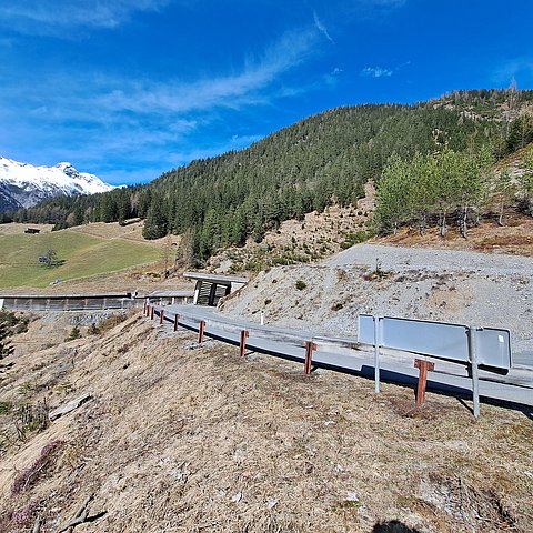 Foto der Hahnlestalgalerie, Blick talauswärts Richtung Steeg