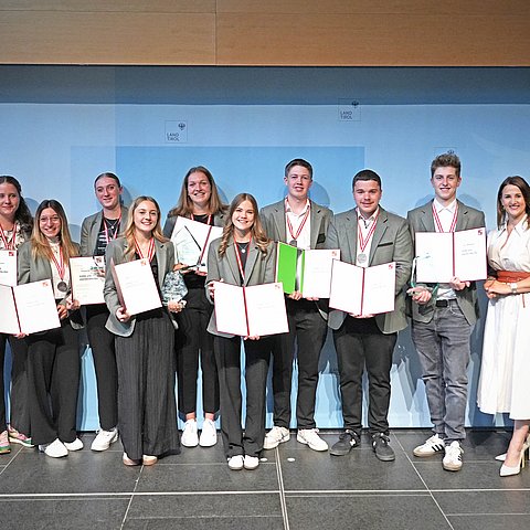 � Land Tirol/Schallhart Nachwuchstalente im Tourismus: SiegerInnen der JuniorSkills 2026