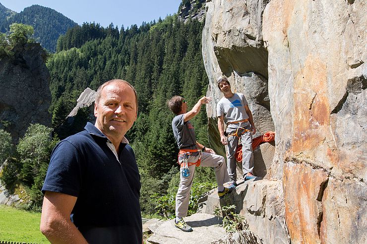 Wie die „Ewigen Jagdgründe“ in Ginzling bieten viele Regionen Tirols eine vielseitiges Kletterangebot, freut sich Sportlandesrat LHStv Josef Geisler. Das Land Tirol unterstützt Infrastrukturvorhaben und setzt auf Sicherheit, Qualität und ein konfliktfreie