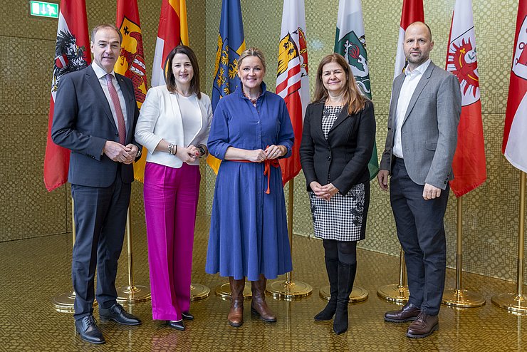 V. li. bei der LARK in Graz LR Leonhard Schneemann (Burgenland), LRin Astrid Mair (Tirol), LRin Susanne Rosenkranz (Niederösterreich), LRin Doris Kampus (Steiermark) und Marco Tittler (Vorarlberg).  